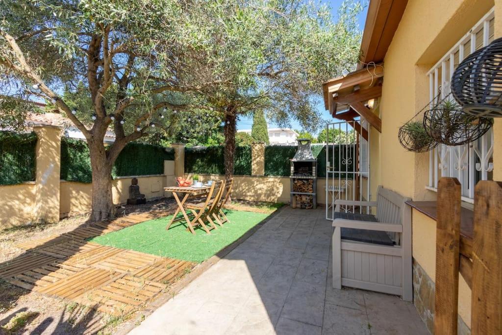 Casita Con Jardin, Bbq, Wifi, Centro Y Playa Villa Empuriabrava Eksteriør bilde
