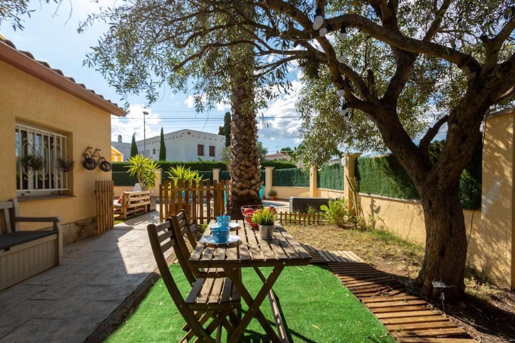 Casita Con Jardin, Bbq, Wifi, Centro Y Playa Villa Empuriabrava Eksteriør bilde